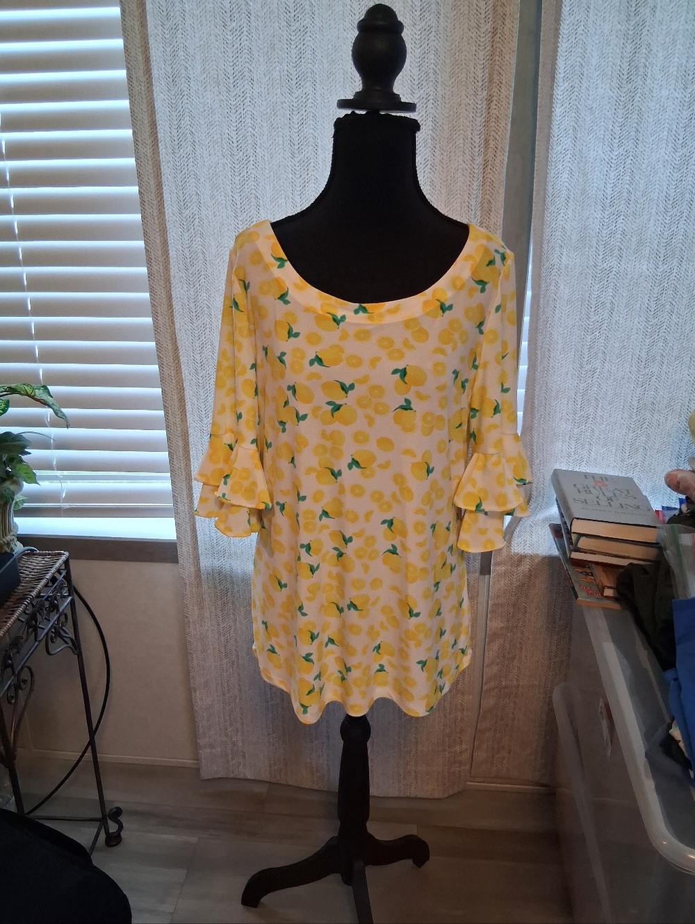 Pappagallo Yellow Lemon Print Ruffle Sleeve Blouse Size Medium New With Tags